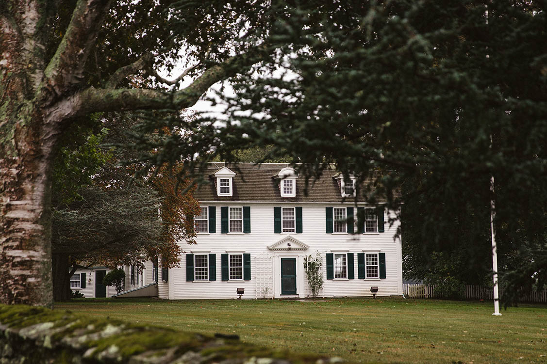 A documentary photograph of mount hope farm on the day of Wedding